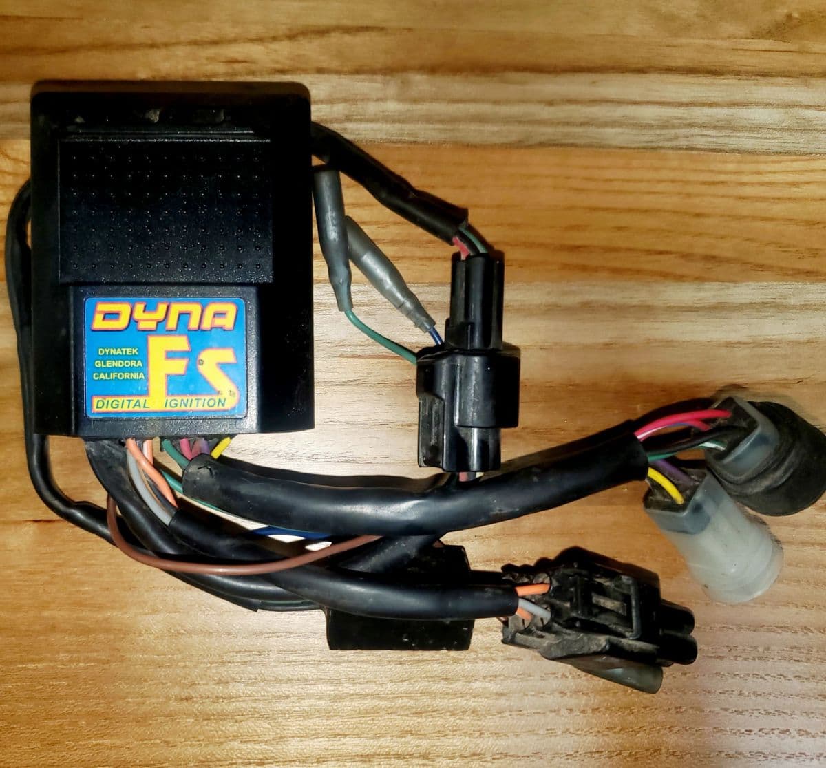DYNA TECH CDI BOX - ROUND PLUG